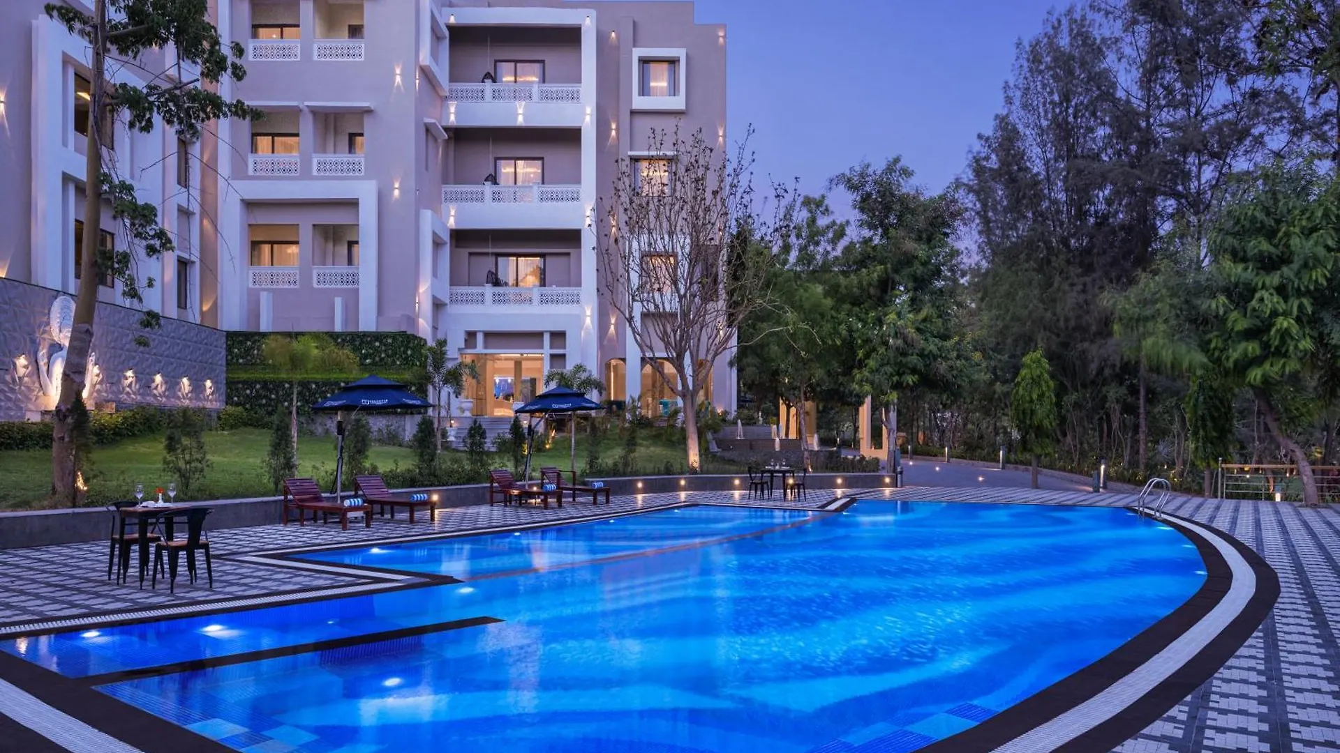 Hotel Essentia Luxury Resort & Spa Udaipur