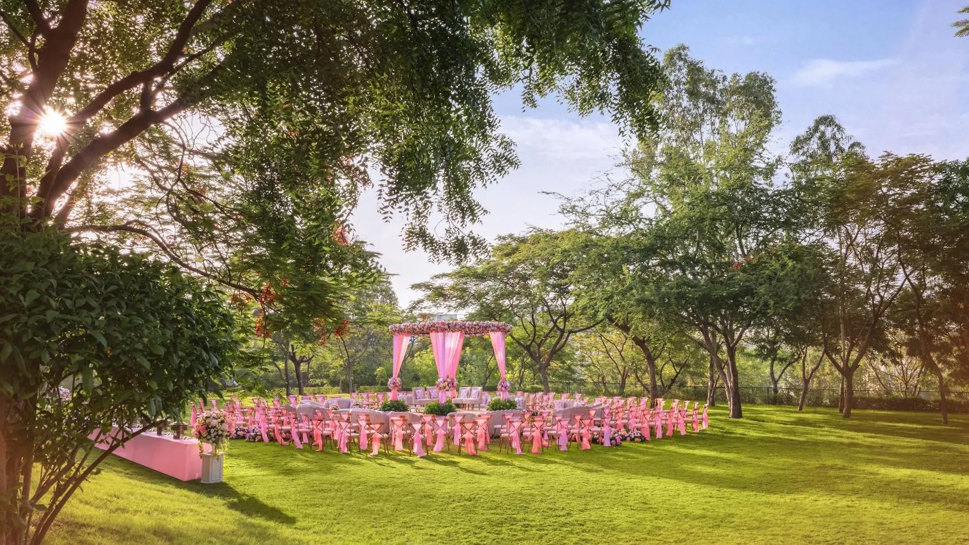 Essentia Luxury Resort & Spa Udaipur 5*,