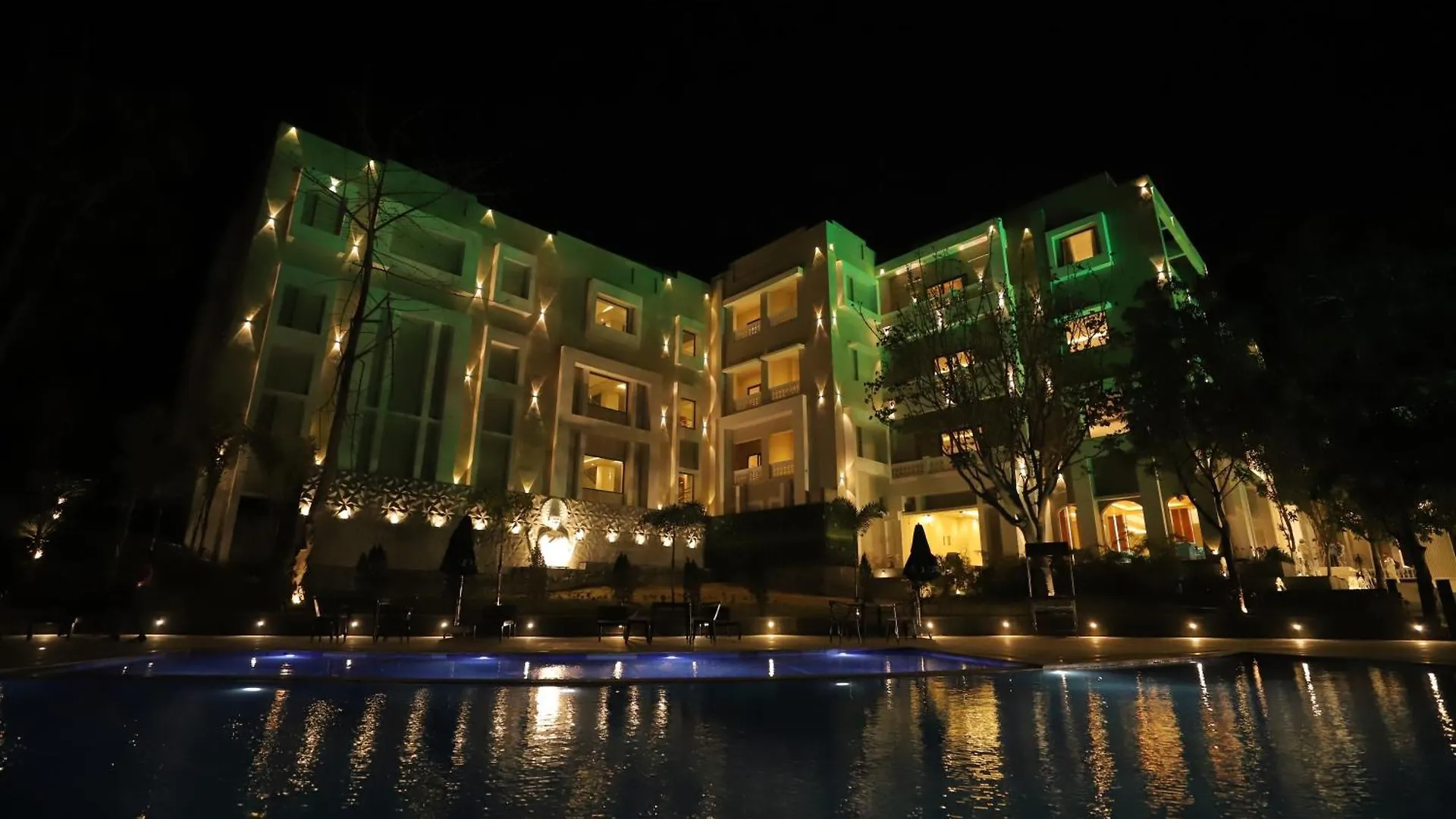 Essentia Luxury Resort & Spa Udaipur 5*,