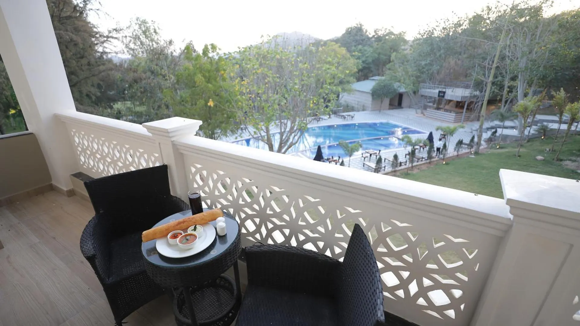 Hotel Essentia Luxury Resort & Spa Udaipur