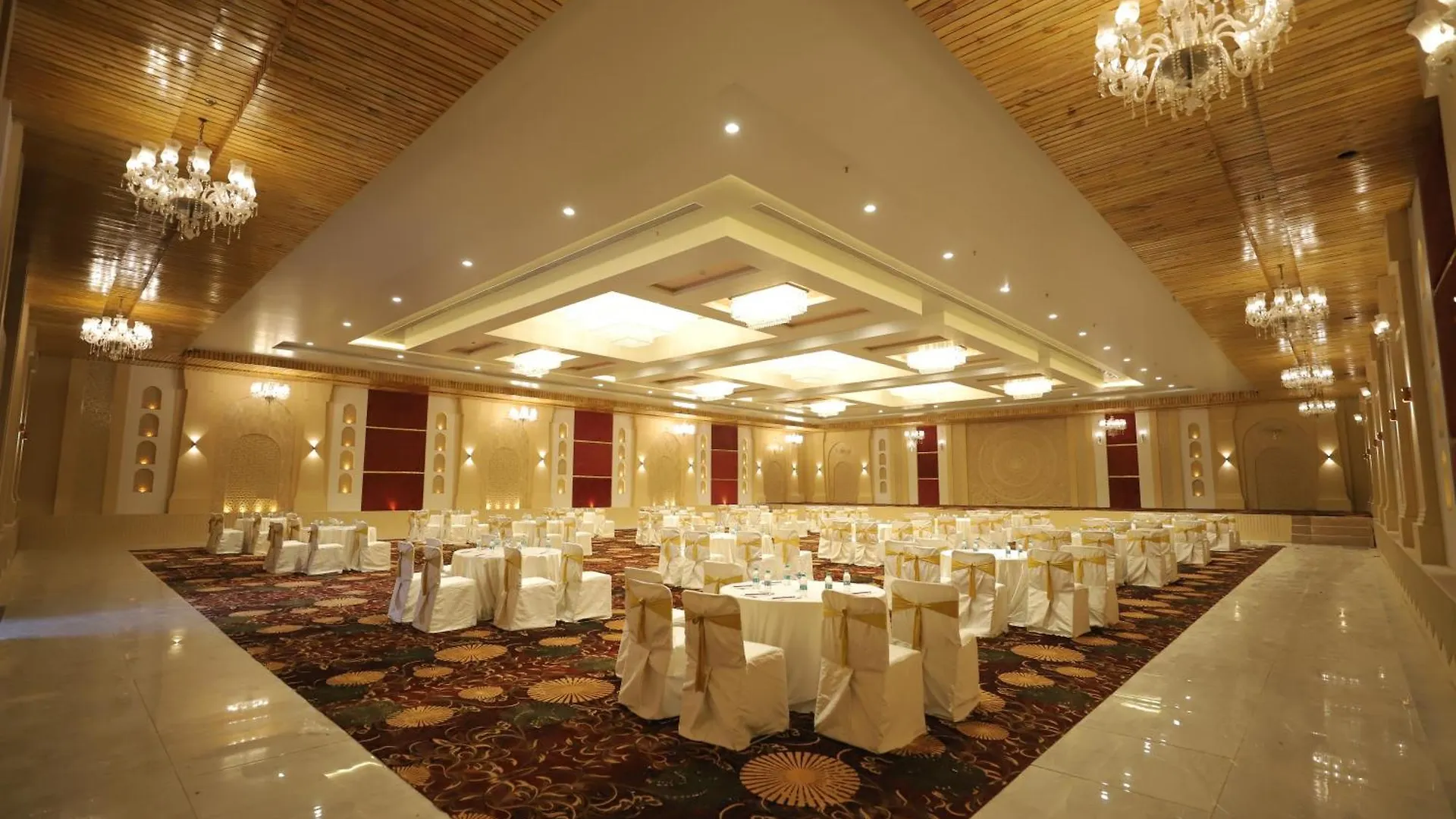 Essentia Luxury Resort & Spa Udaipur Hotel