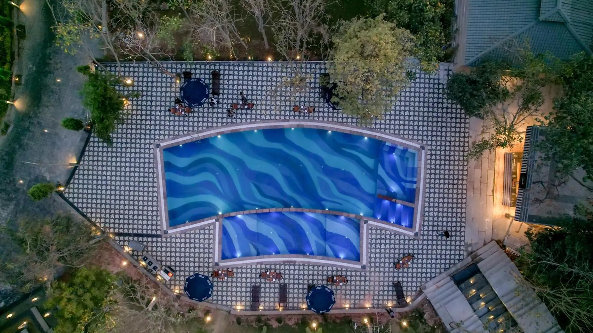 Hotel Essentia Luxury Resort & Spa Udaipur